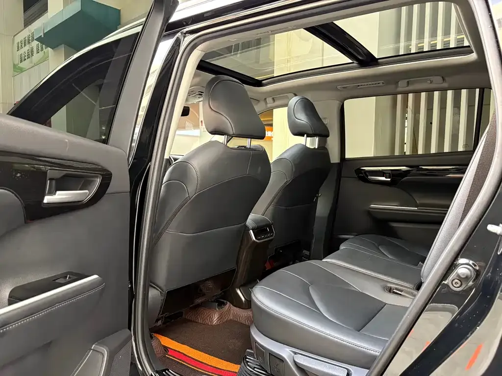 Toyota Highlander 2023 из CN, фото 4