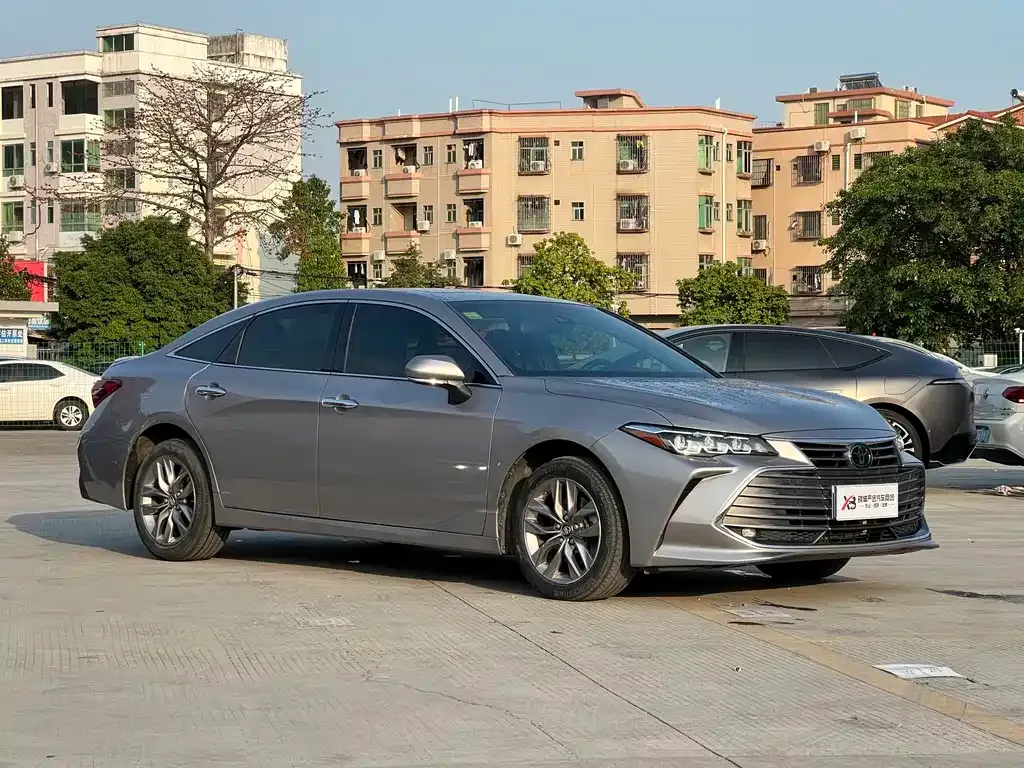 Toyota Avalon — фото 10