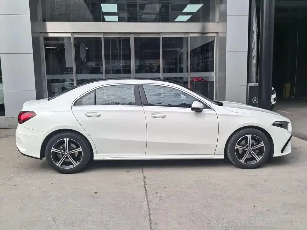 Mercedes-Benz A-Class 2023 из CN, фото 3