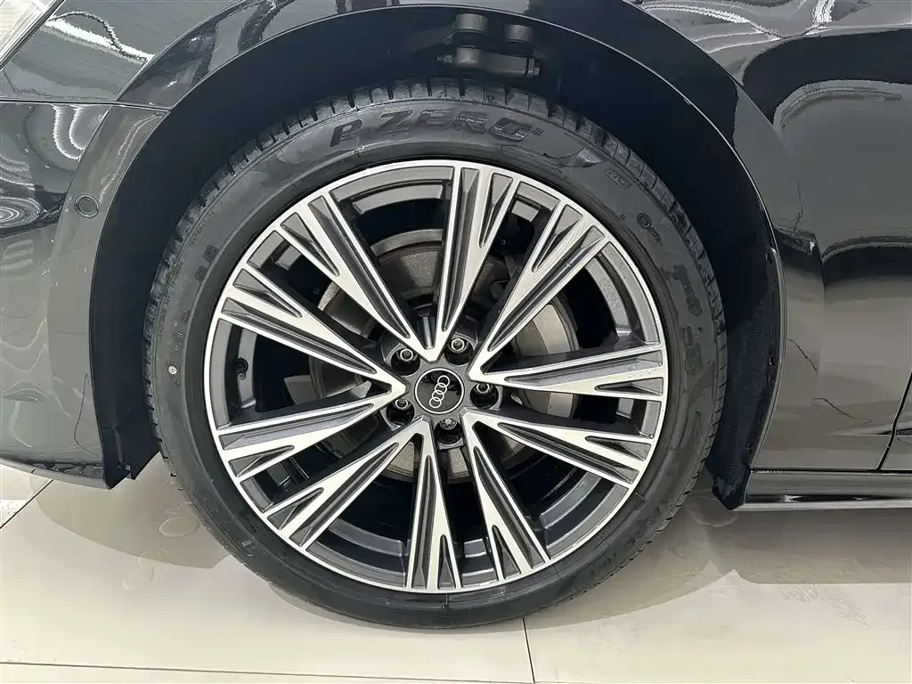 Audi A6L 2024 из CN, фото 3