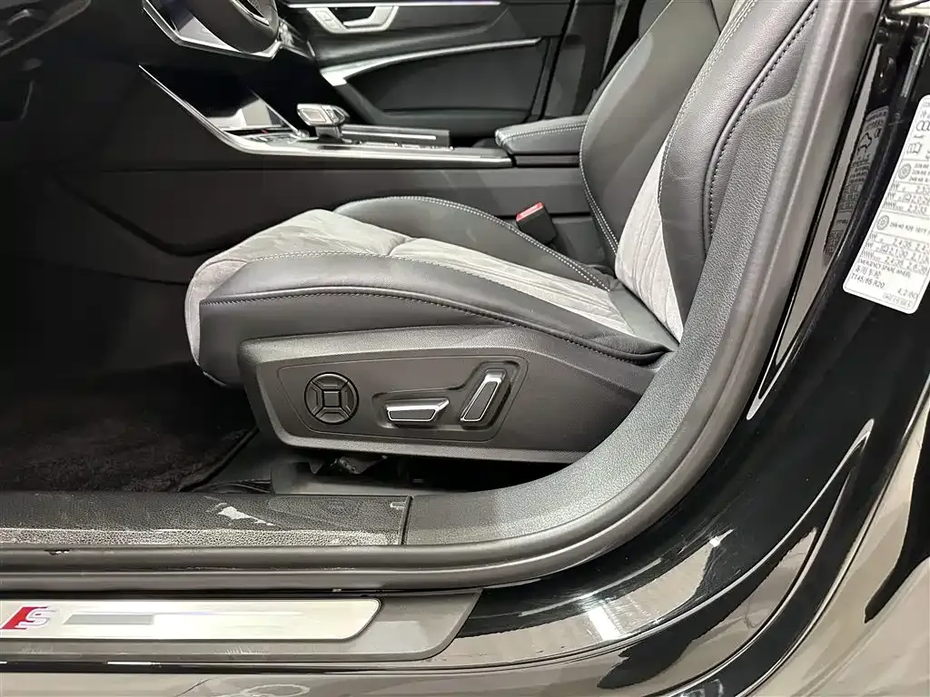 Audi A6L 2024 из CN, фото 9
