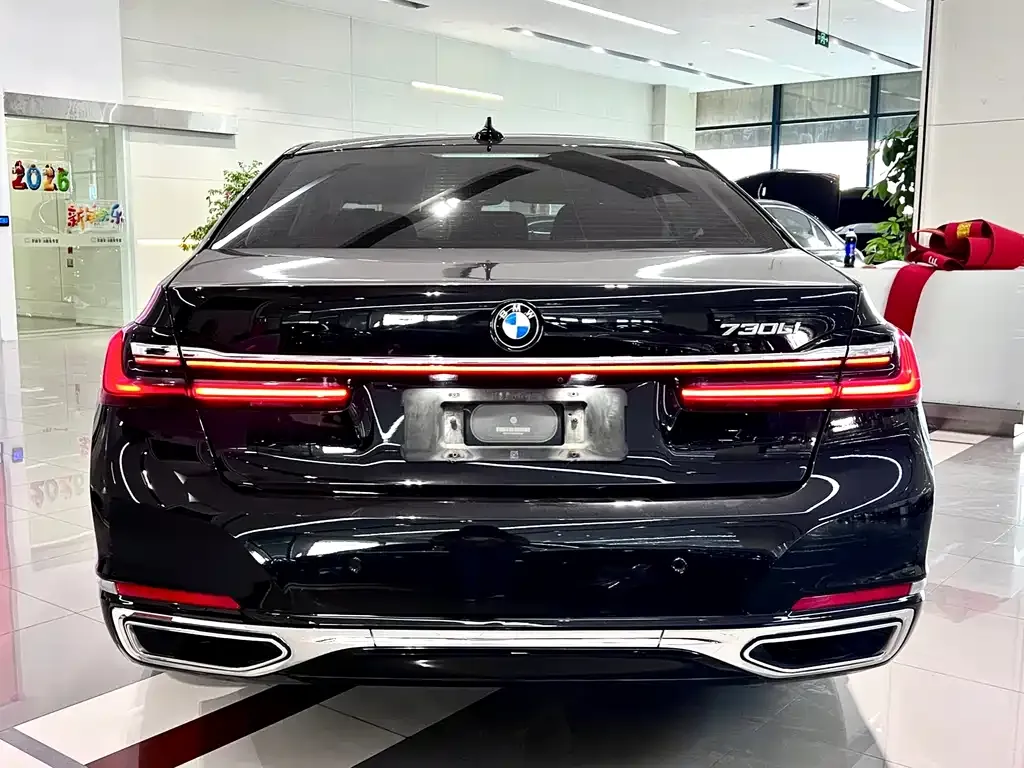 BMW 7 Series — фото 8