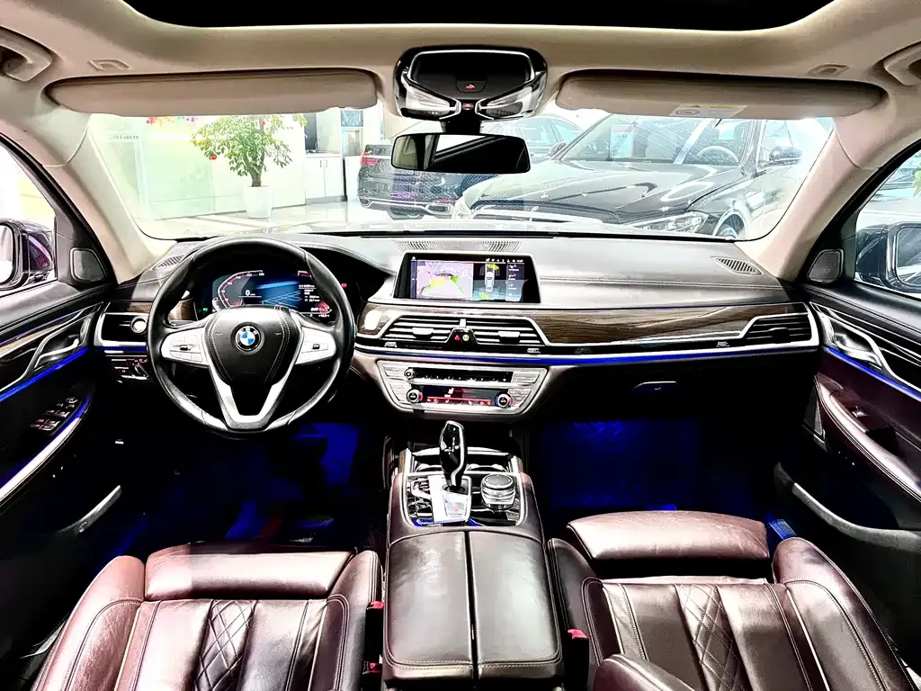 BMW 7 Series — фото 9