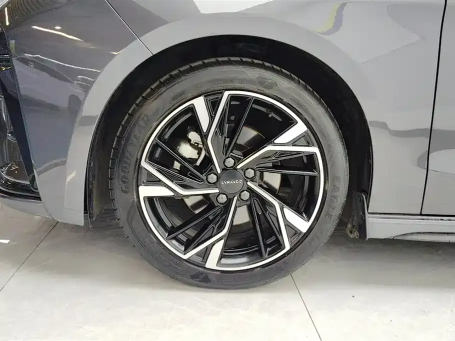 Lynk & Co 03 2023 из CN, фото 8