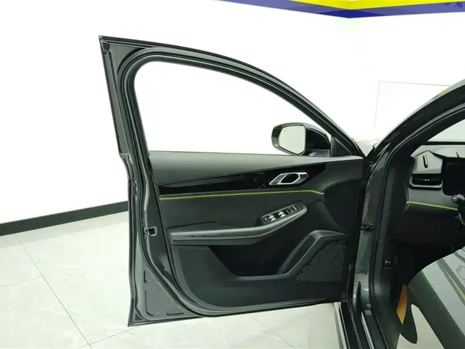 Lynk & Co 03 2023 из CN, фото 10