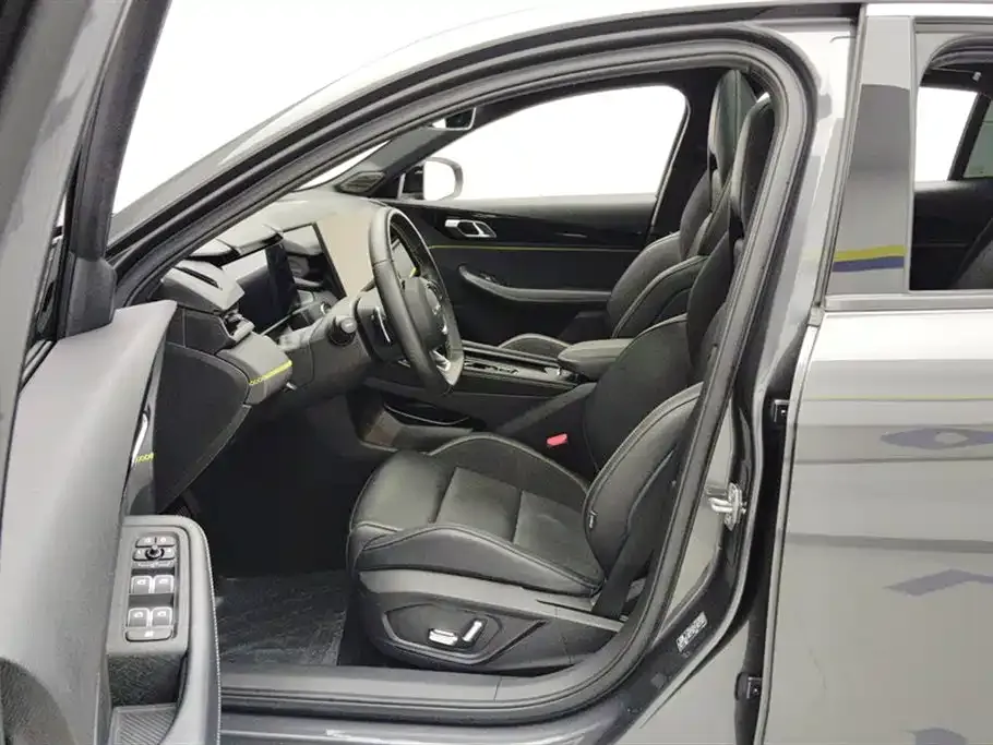 Lynk & Co 03 2023 из CN, фото 7