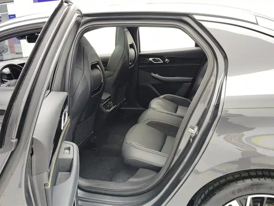 Lynk & Co 03 2023 из CN, фото 9