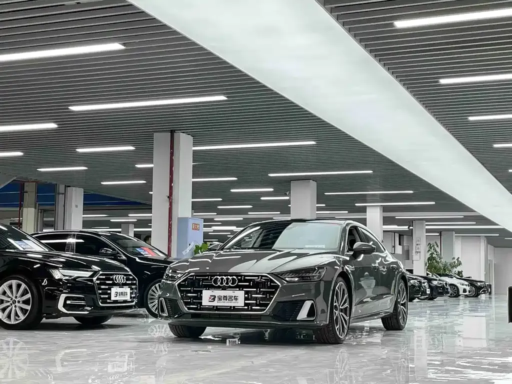Audi A7L 2026 из CN, фото 1