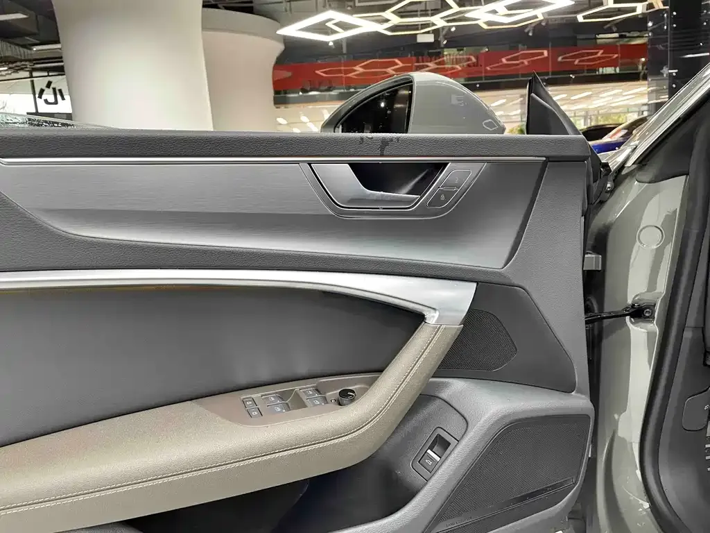 Audi A7L 2026 из CN, фото 5