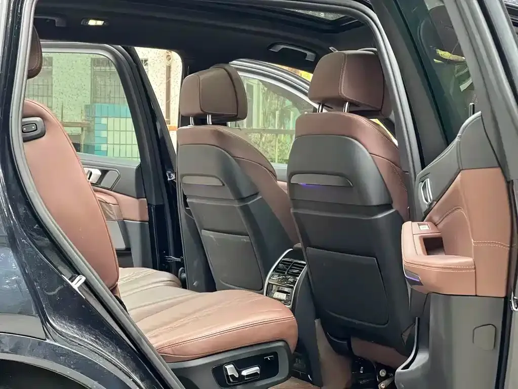 BMW X7 — фото 2