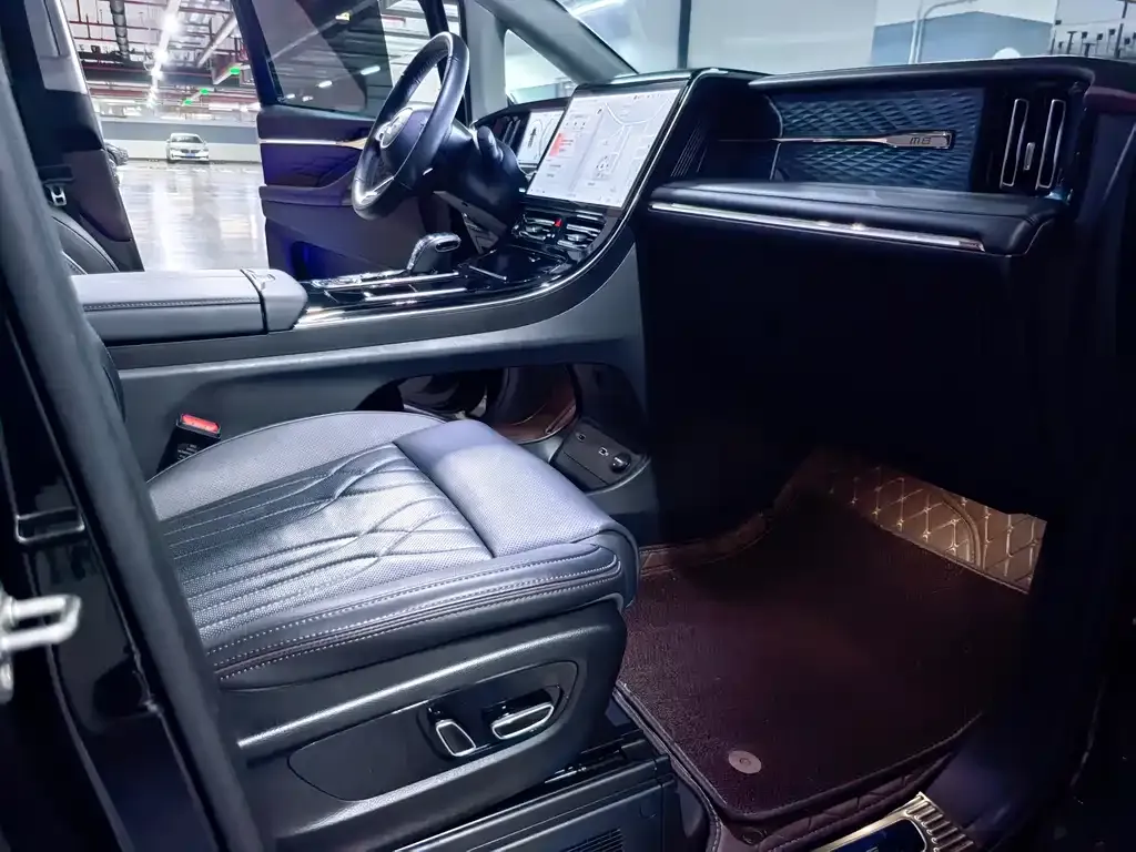 GAC Motor Trumpchi M8 — фото 10