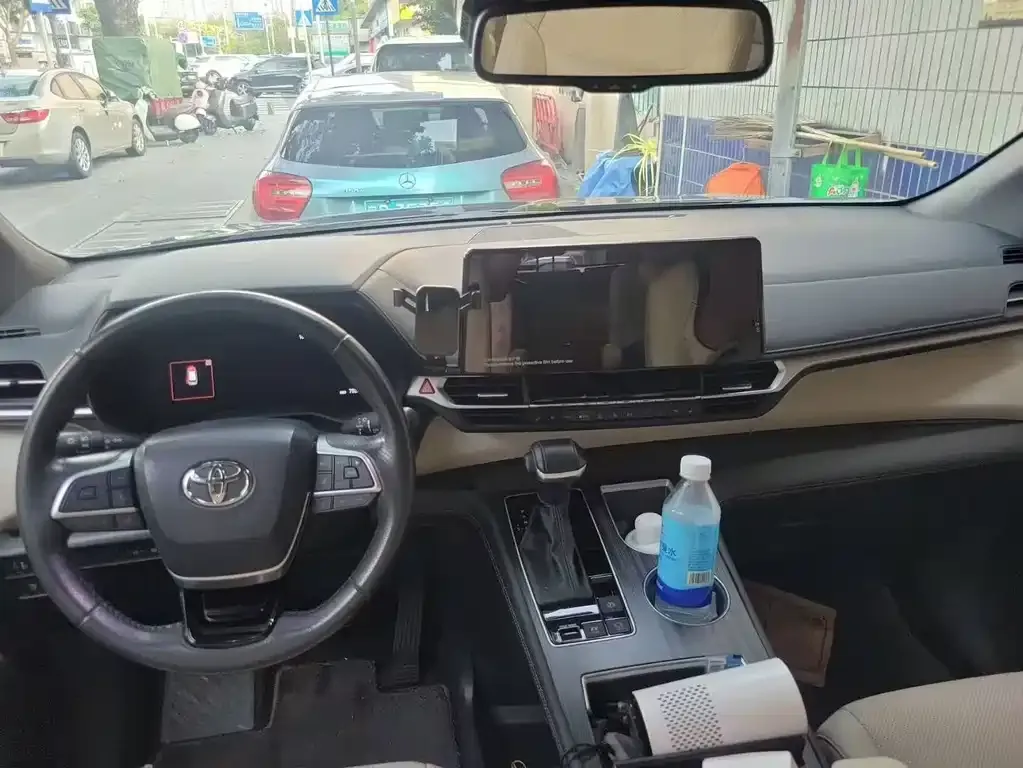 Toyota Sienna 2023 из CN, фото 4