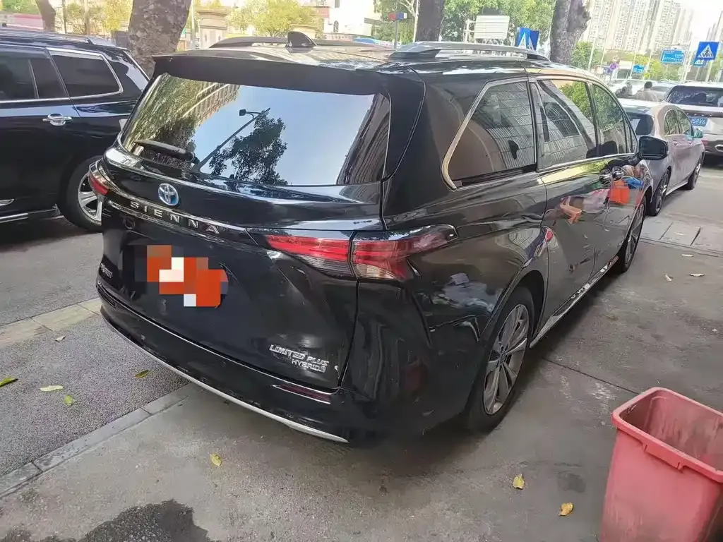 Toyota Sienna 2023 из CN, фото 6