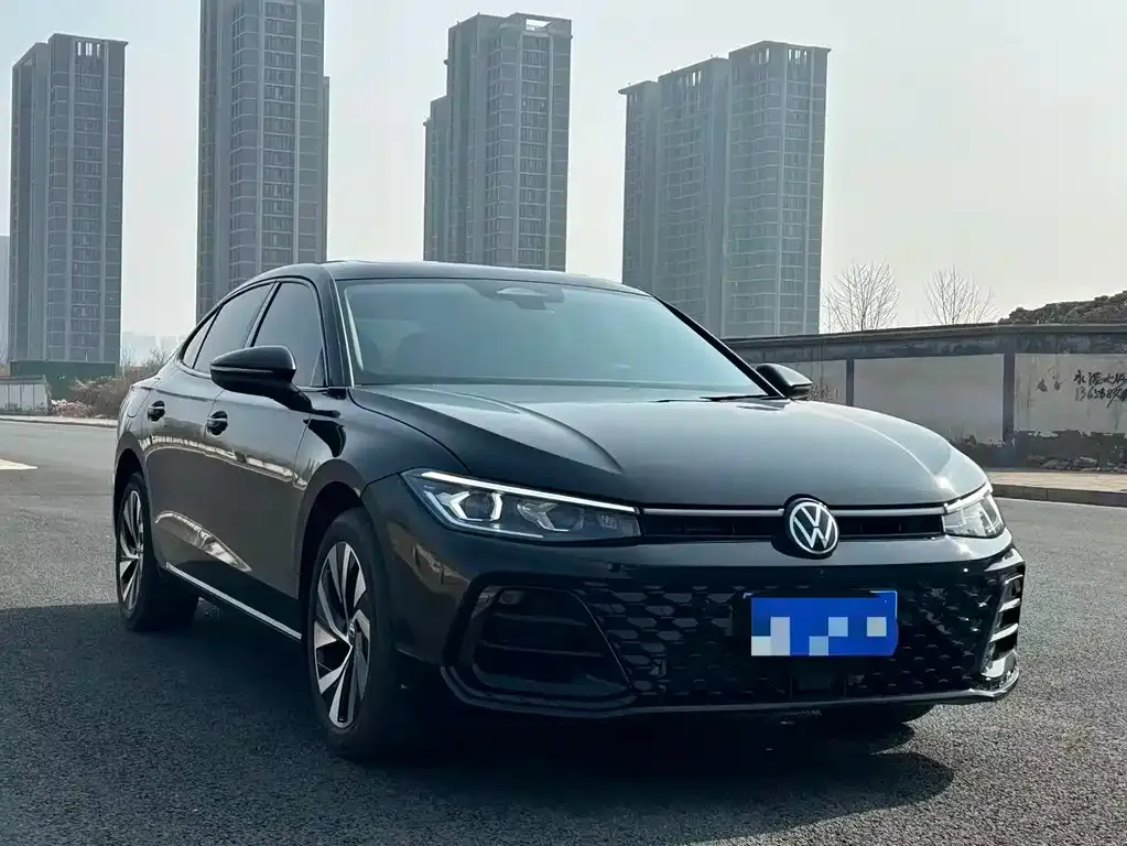 Volkswagen Passat — фото 1