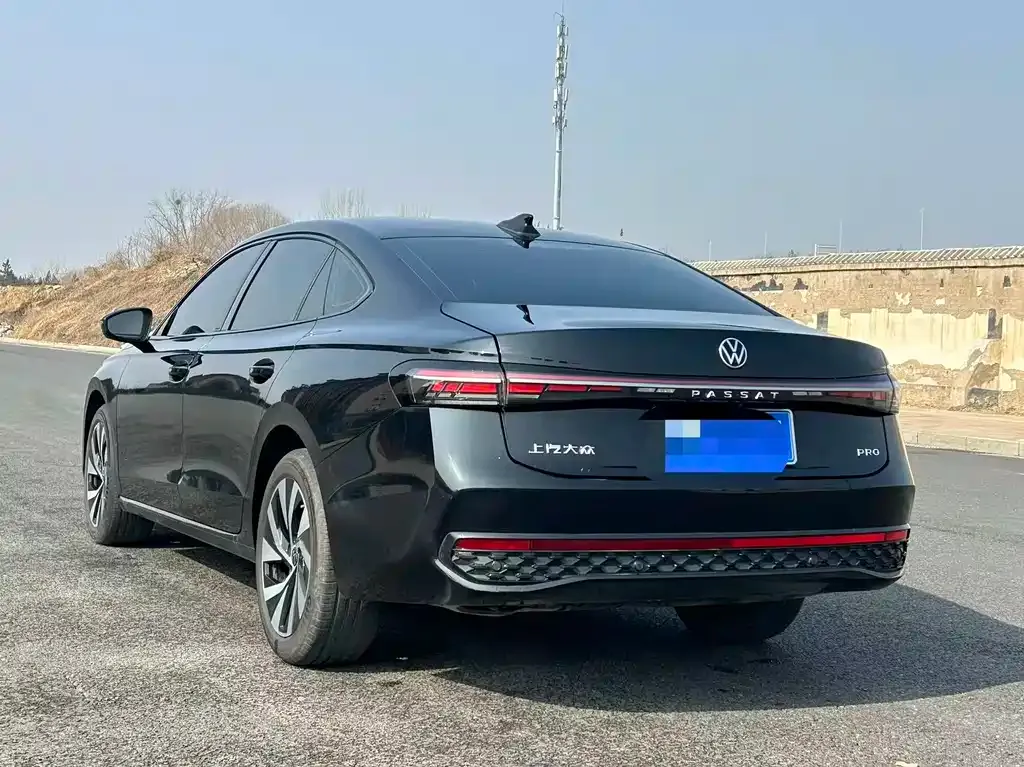 Volkswagen Passat — фото 10