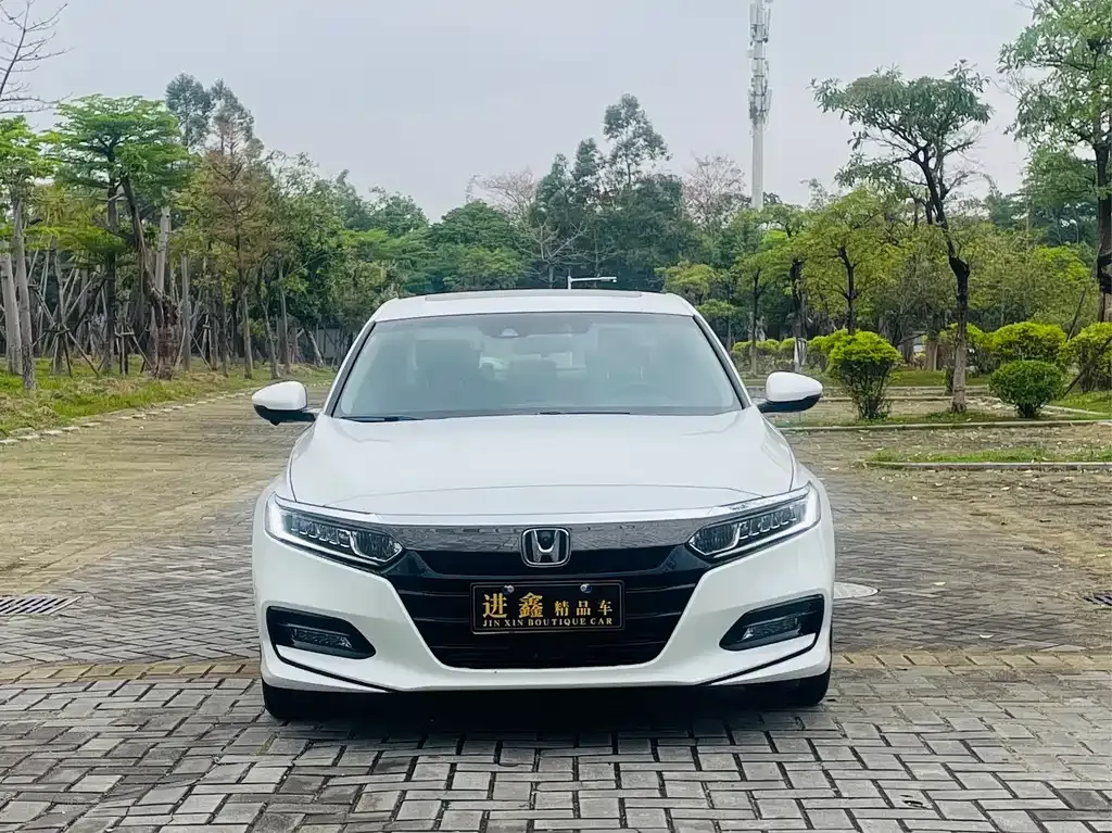 Honda Accord — фото 7
