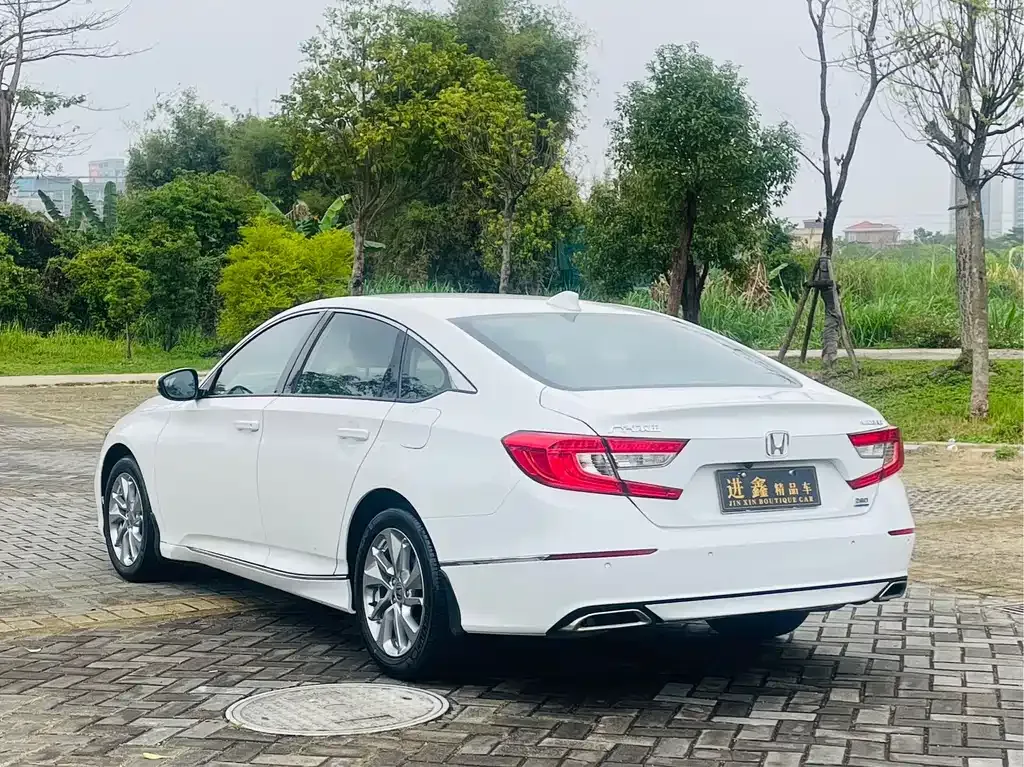 Honda Accord — фото 5