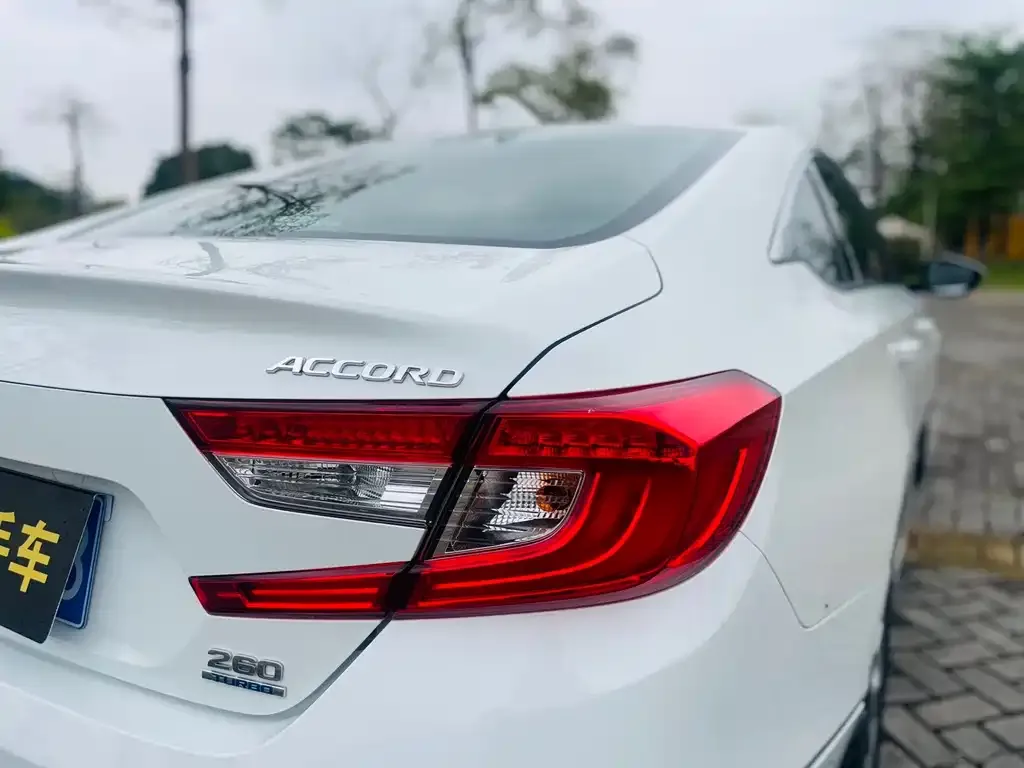 Honda Accord — фото 3
