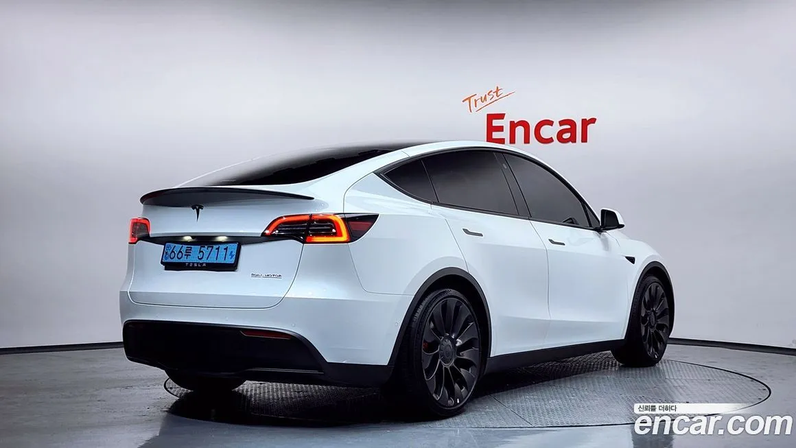 Tesla Model Y 2022 из KR, фото 2