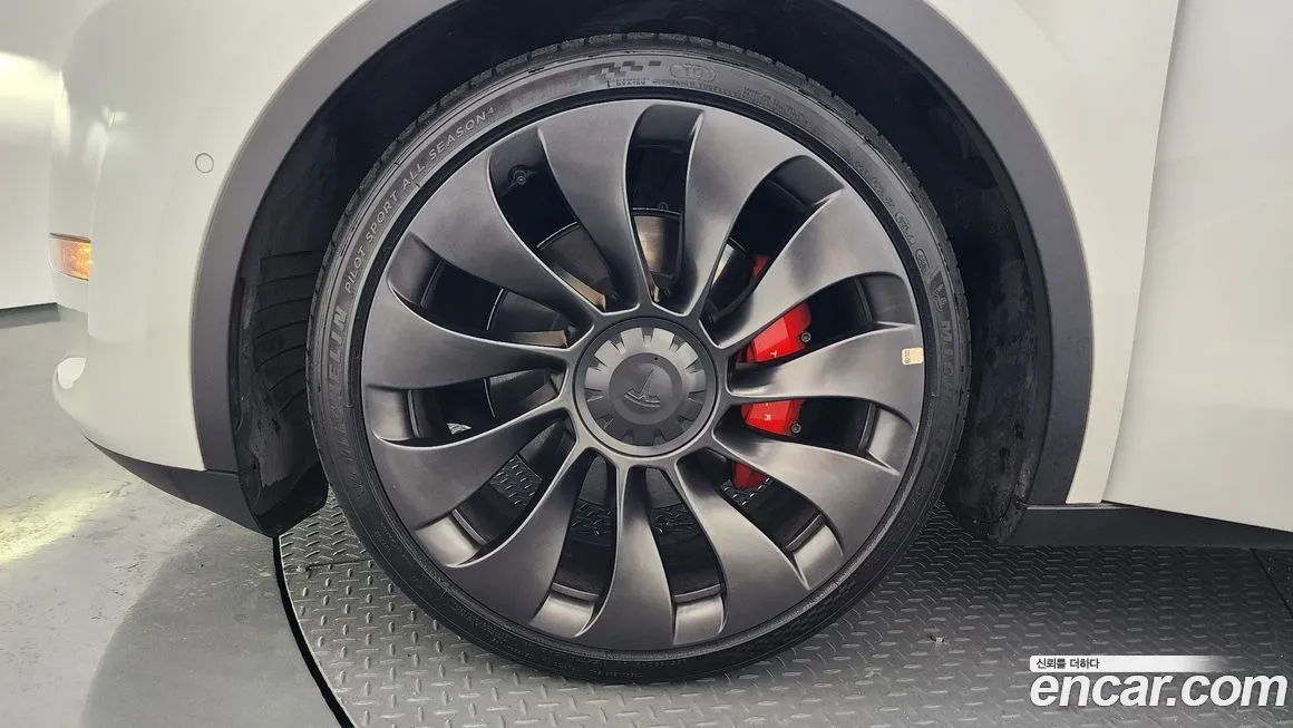Tesla Model Y 2022 из KR, фото 3