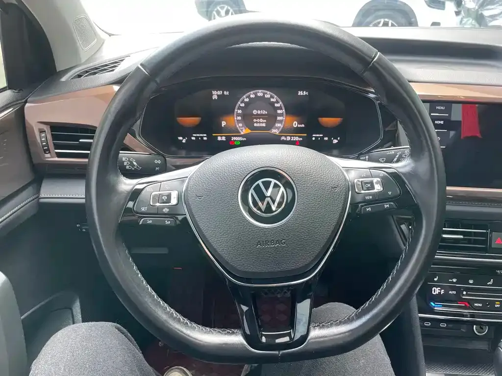 Volkswagen Tharu — фото 10