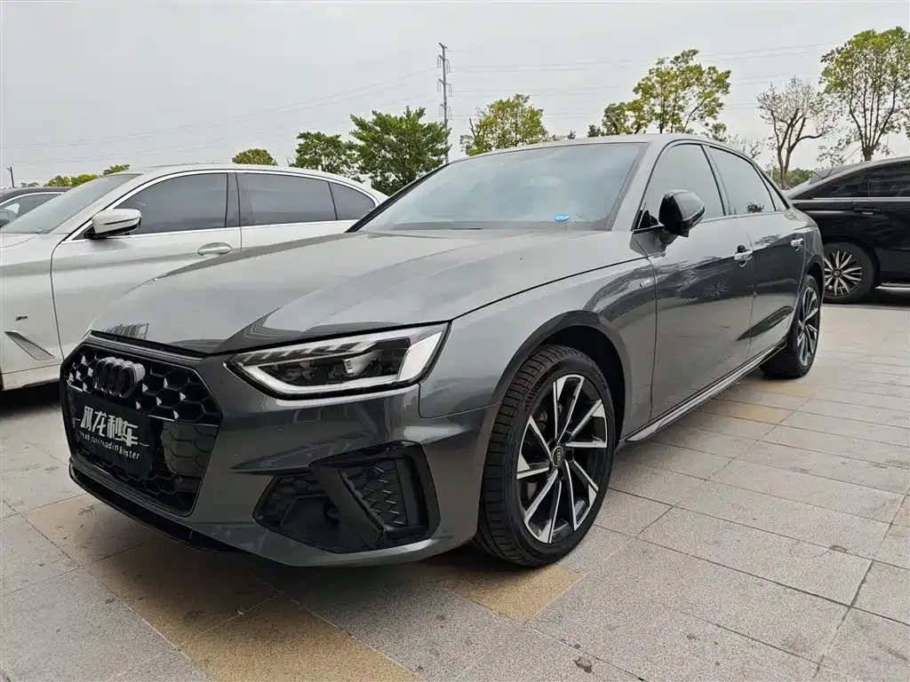 Audi A4L 2023 из CN, фото 1