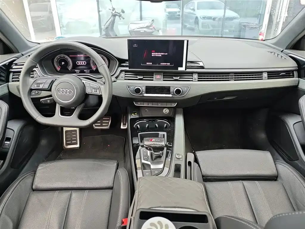 Audi A4L 2023 из CN, фото 3
