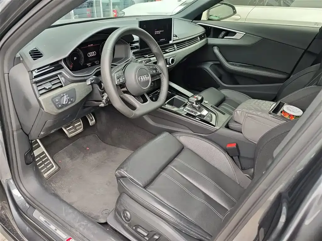 Audi A4L 2023 из CN, фото 7