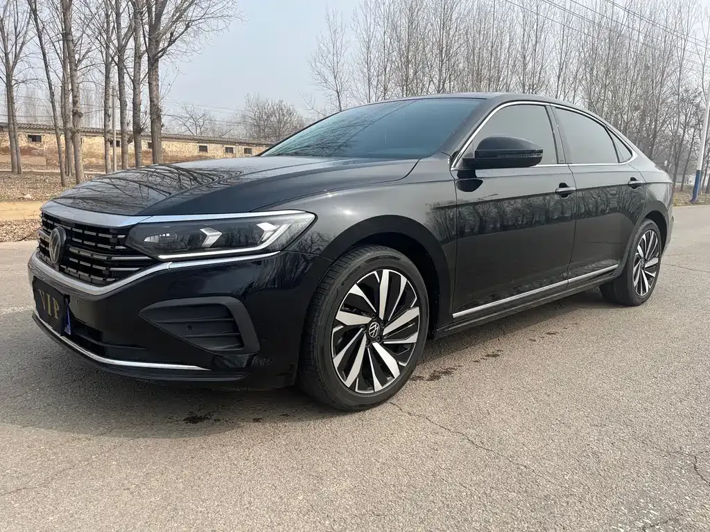 Volkswagen Passat — фото 1