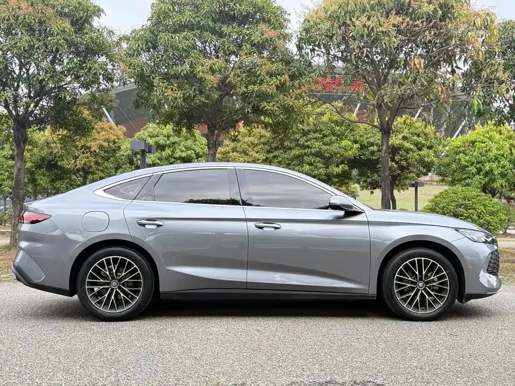 BYD Qin L — фото 8