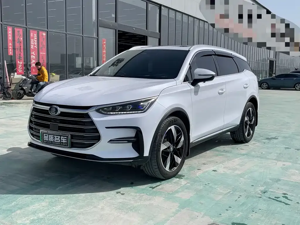 BYD Tang New Energy — фото 1