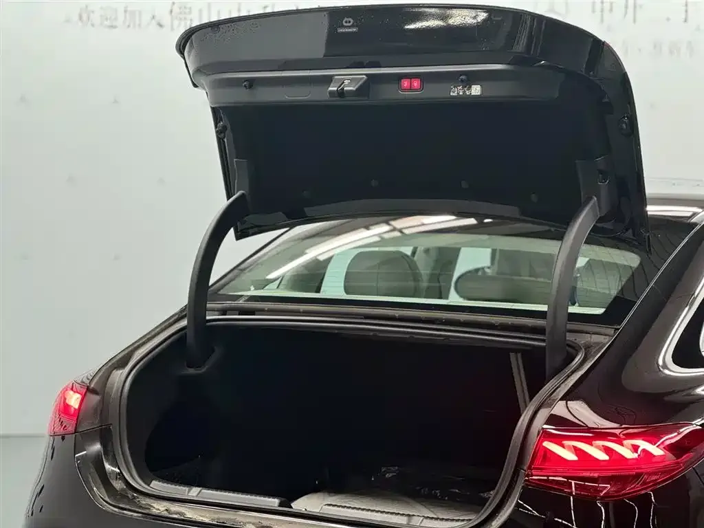 Mercedes-Benz EQE 2025 из CN, фото 7