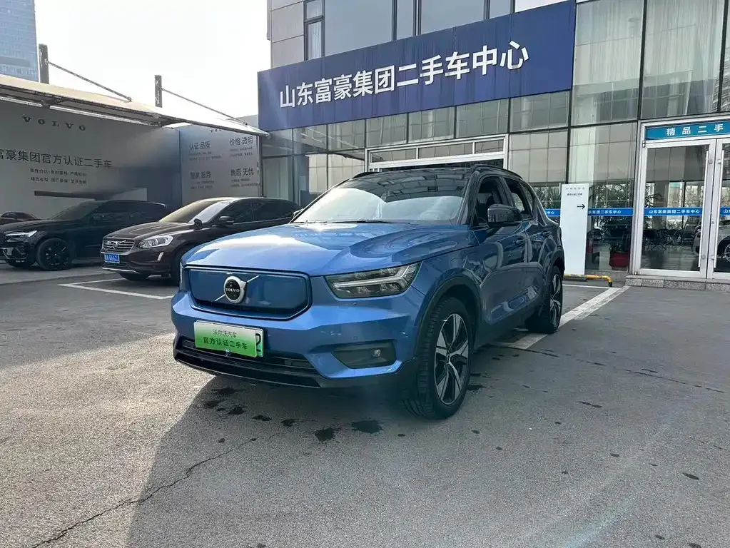 Volvo XC40 NEV — фото 1