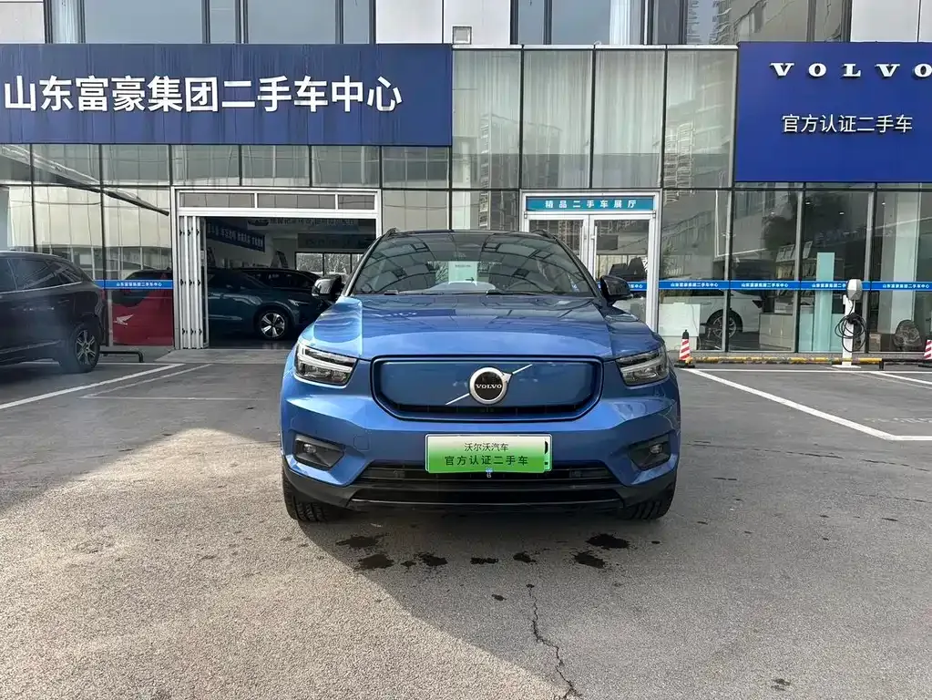 Volvo XC40 NEV — фото 10