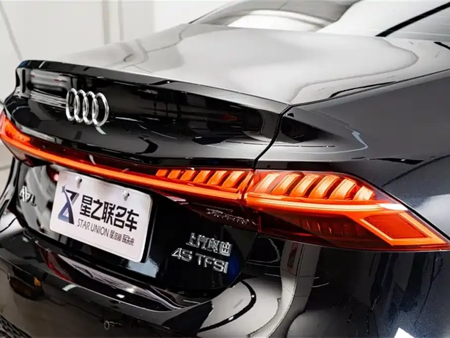 Audi A7L — фото 8