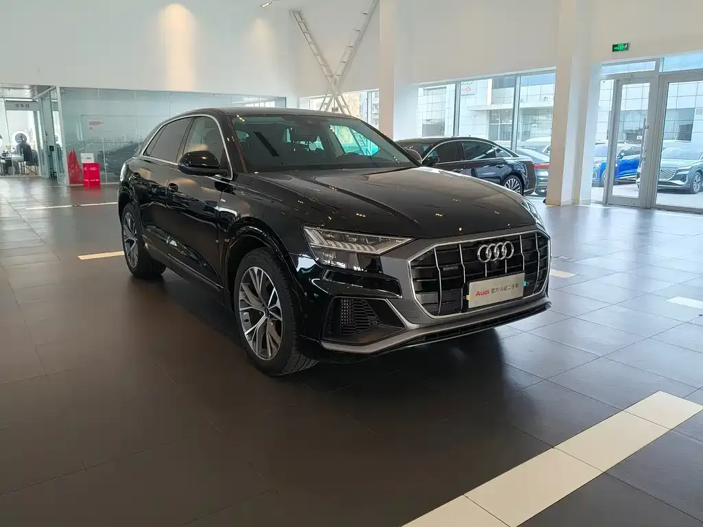 Audi Q8 2022 из CN, фото 3