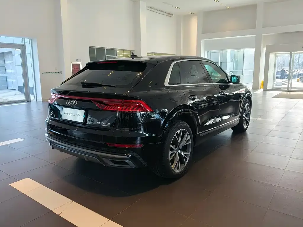 Audi Q8 2022 из CN, фото 10