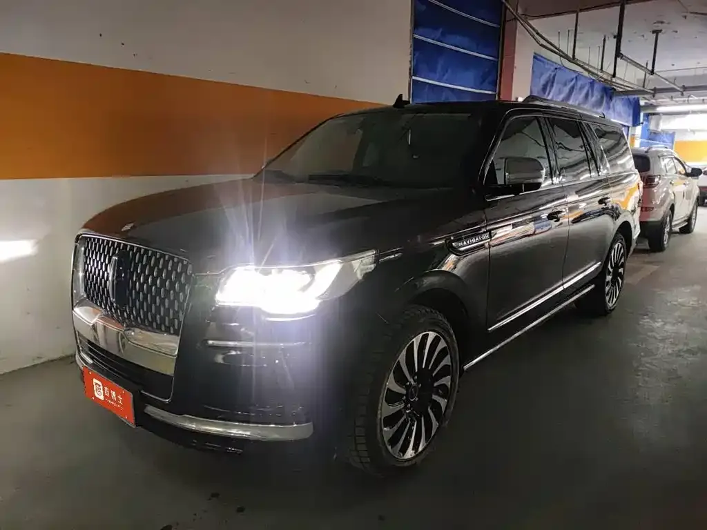 Lincoln Navigator One 2023 из CN, фото 2