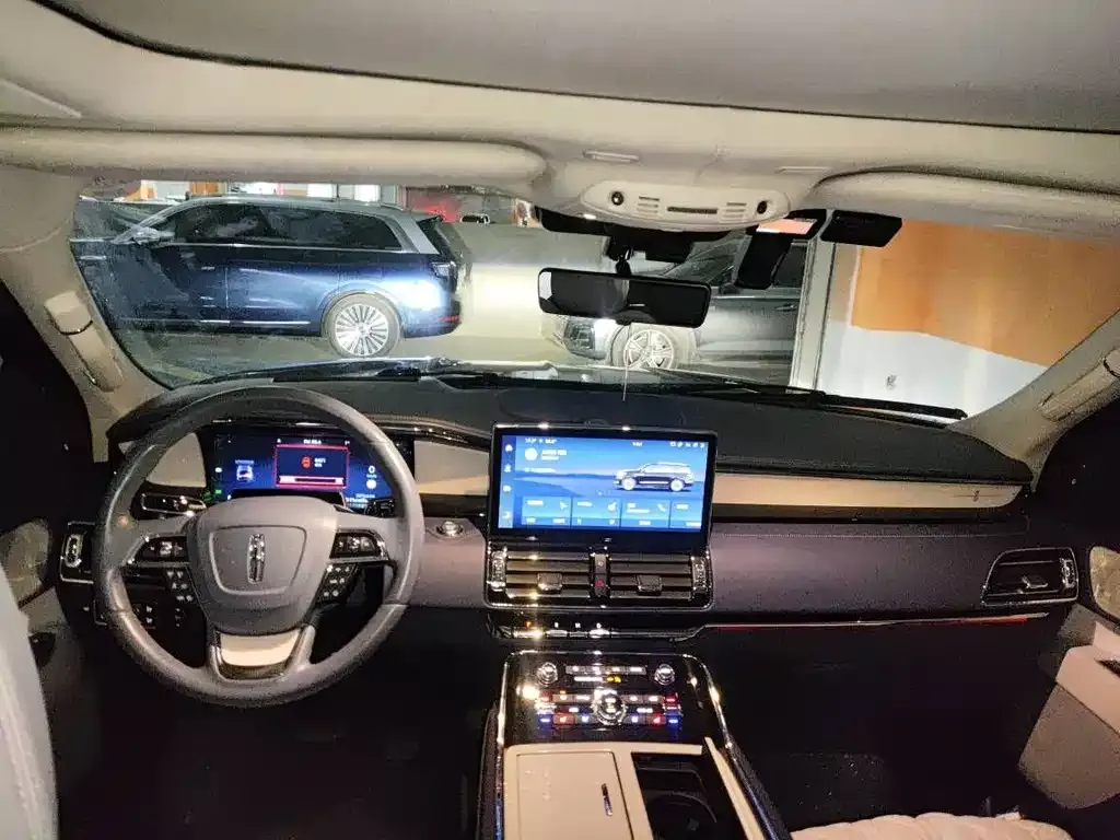 Lincoln Navigator One 2023 из CN, фото 8