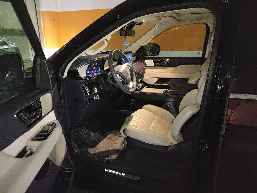 Lincoln Navigator One 2023 из CN, фото 9