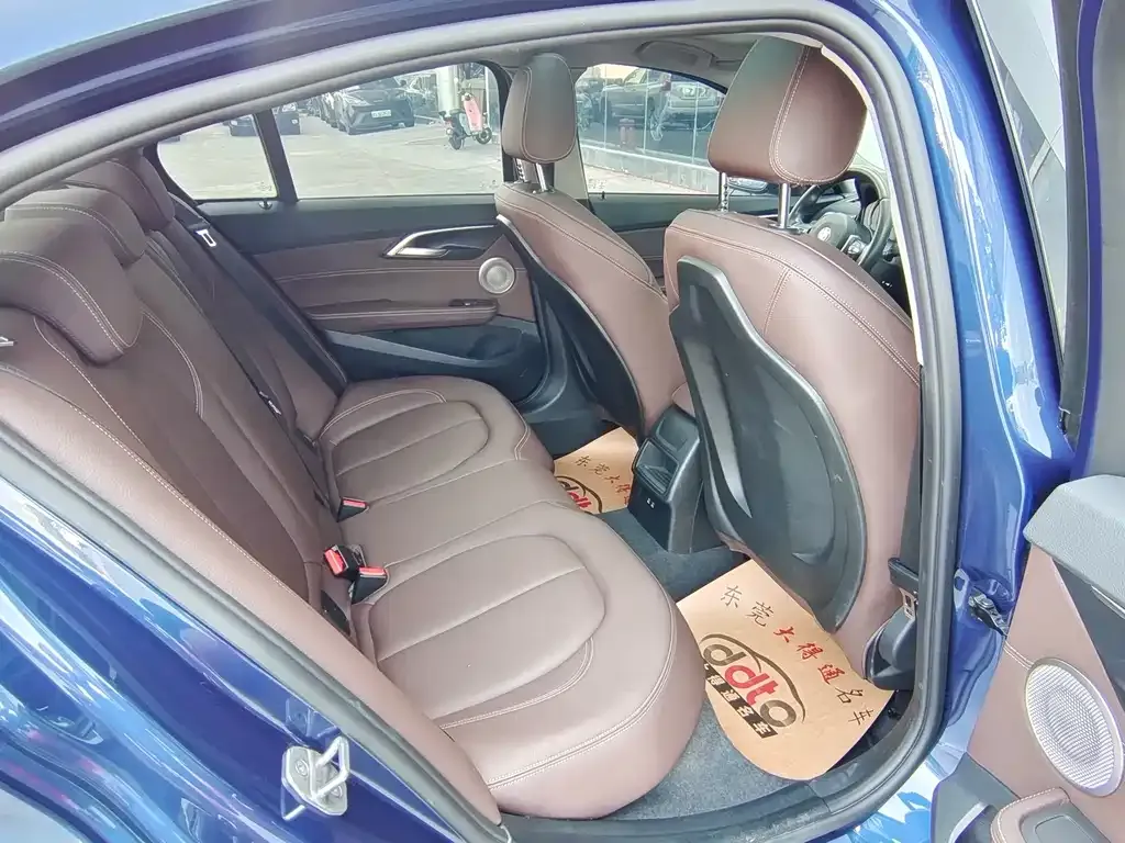 BMW 1 Series 2023 из CN, фото 7