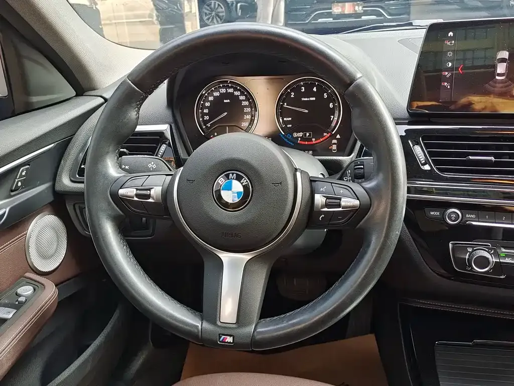 BMW 1 Series 2023 из CN, фото 9