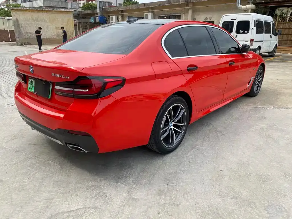 BMW 5 Series New Energy — фото 4