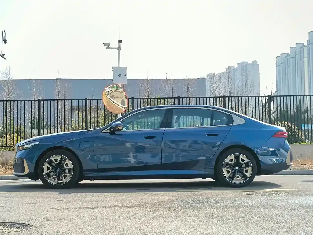 BMW i5 2024 из CN, фото 3