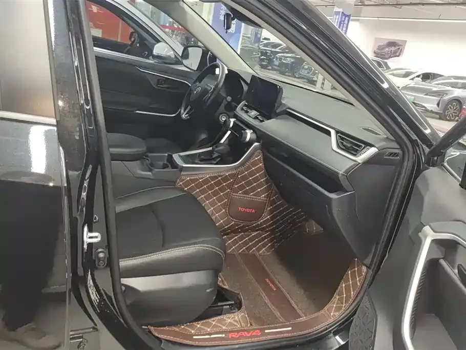 Toyota RAV4 2024 из CN, фото 7
