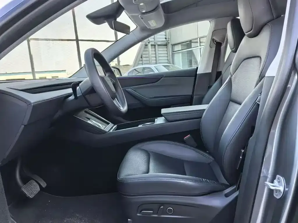 Tesla Model Y — фото 5