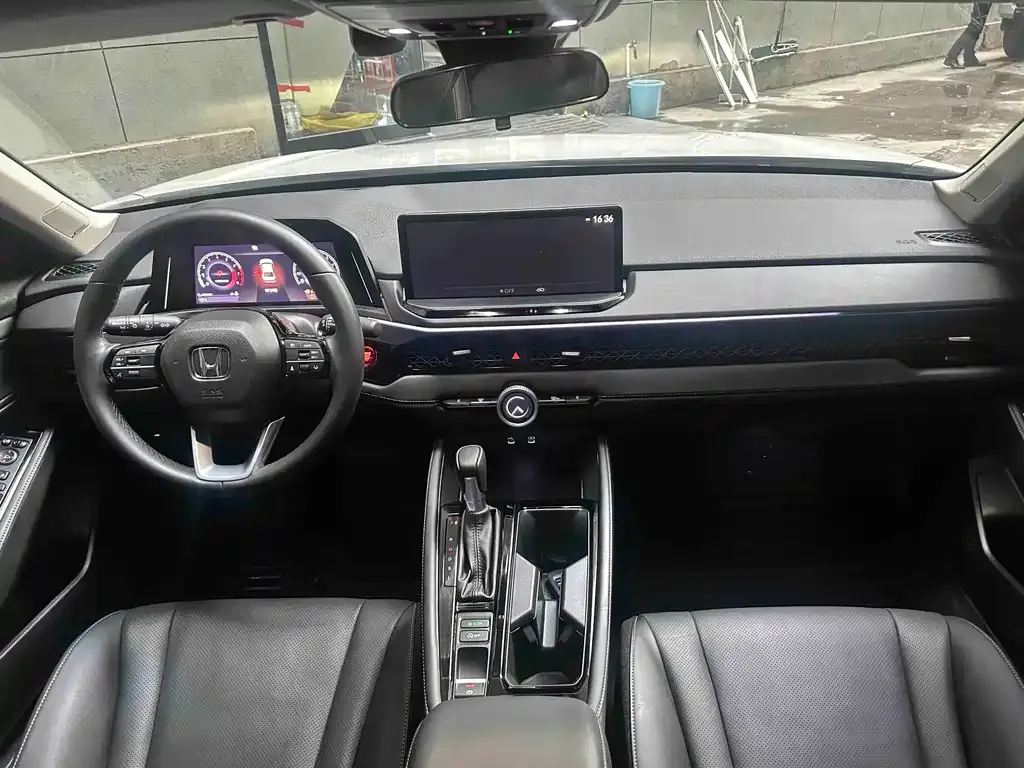 Honda Accord — фото 10