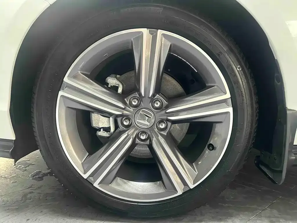 Honda Accord — фото 8