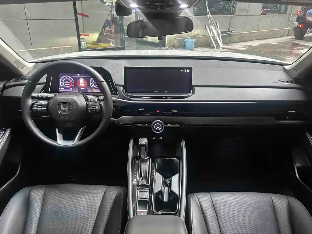 Honda Accord — фото 9