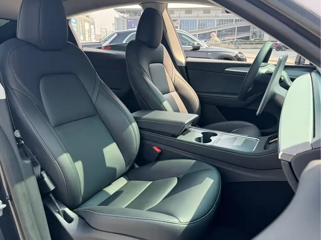 Tesla Model Y 2024 из CN, фото 9